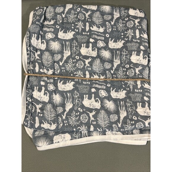 Lila & Jack Muslin Baby Blanket Blue Safari Animals Oversized Cotton Quilt New - Picture 5 of 8